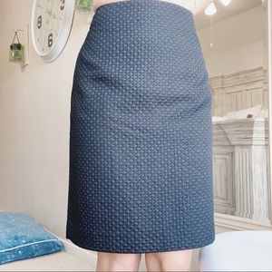 BANANA REPUBLIC SIZE 4 BLACK MIDI SKIRT